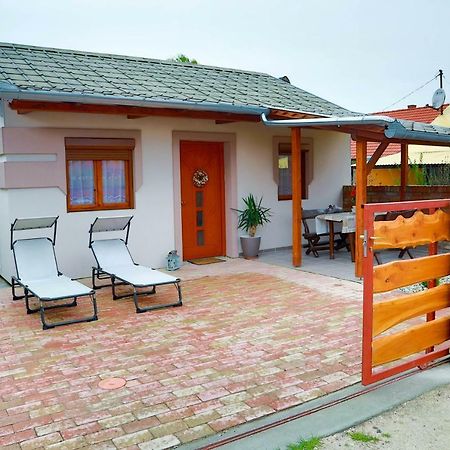 Jazmin Apartman Buzsak Exterior photo