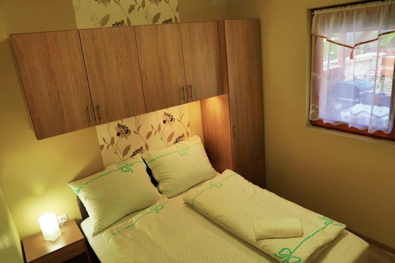 Jazmin Apartman Buzsak Exterior photo