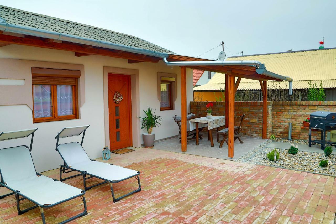 Jazmin Apartman Buzsak Exterior photo