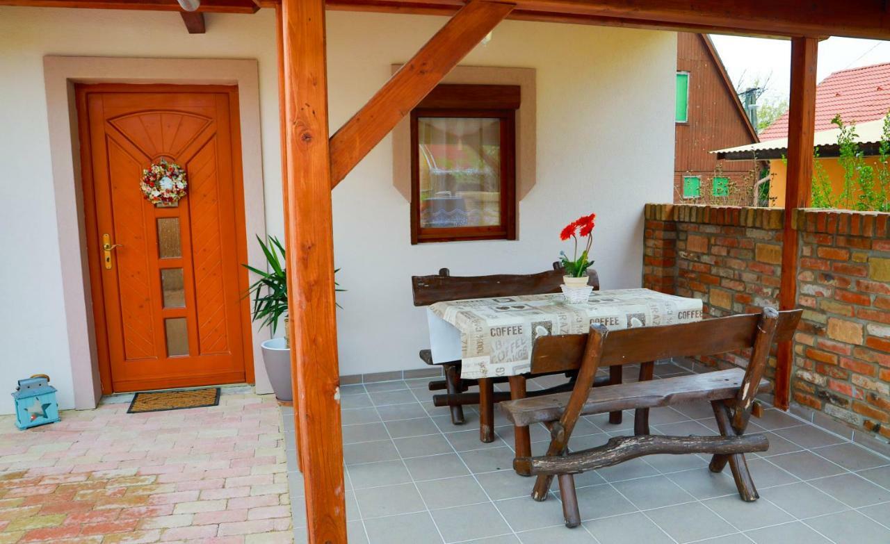 Jazmin Apartman Buzsak Exterior photo