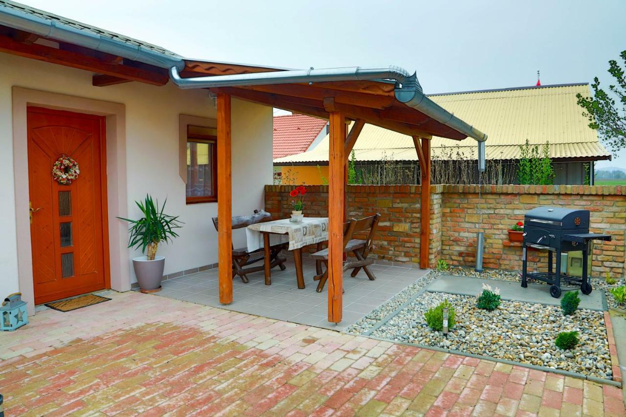 Jazmin Apartman Buzsak Exterior photo