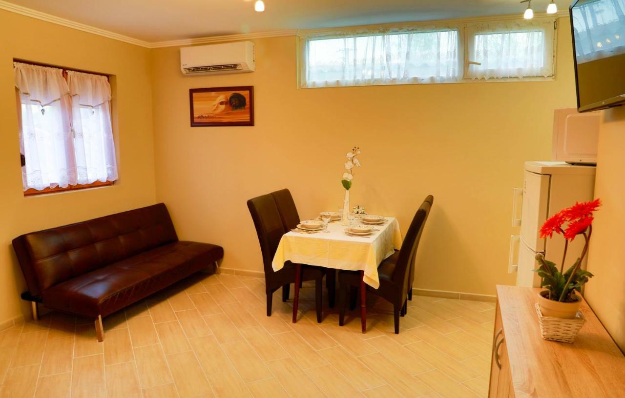 Jazmin Apartman Buzsak Exterior photo