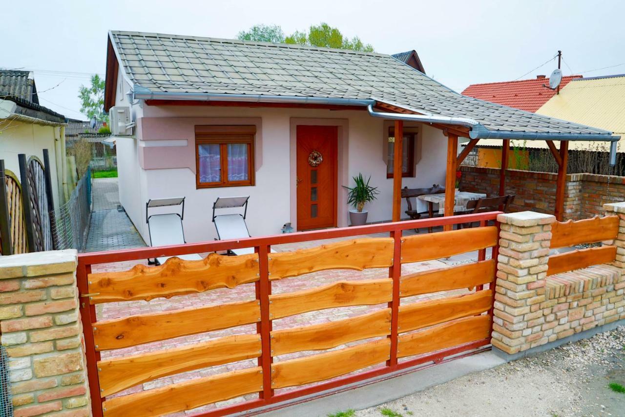 Jazmin Apartman Buzsak Exterior photo