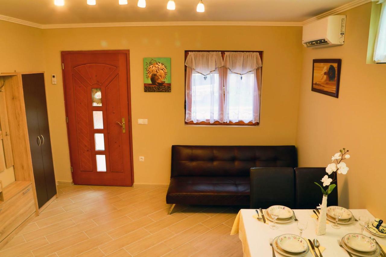 Jazmin Apartman Buzsak Exterior photo
